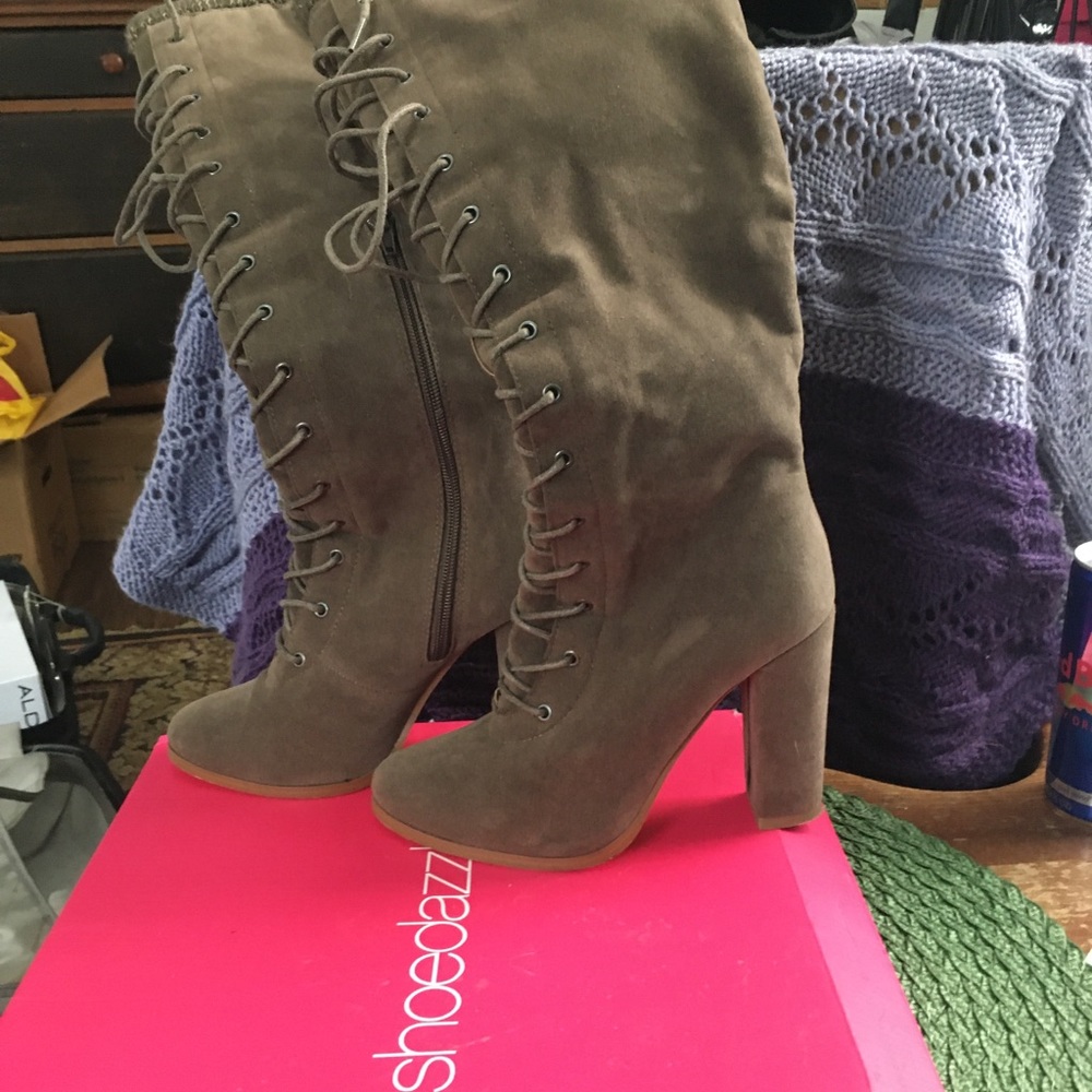 Porsha sweater trim boot